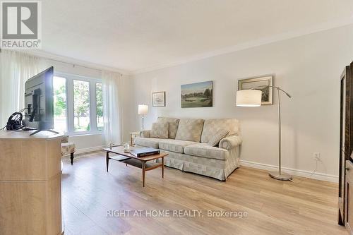 2932 Remea Court, Mississauga, ON - Indoor Photo Showing Living Room