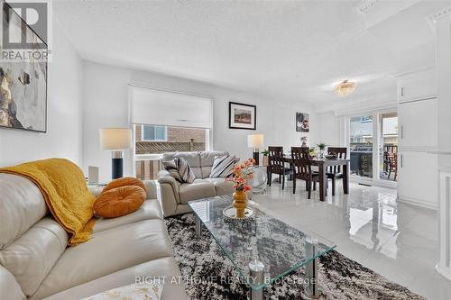 531 Wallenberg Crescent, Mississauga, ON - Indoor Photo Showing Living Room