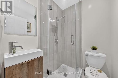 531 Wallenberg Crescent, Mississauga, ON - Indoor Photo Showing Bathroom