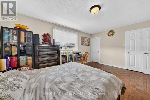 531 Wallenberg Crescent, Mississauga, ON - Indoor Photo Showing Bedroom