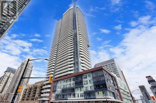 2507 - 4065 CONFEDERATION PARKWAY  Mississauga, ON L5B 4N1