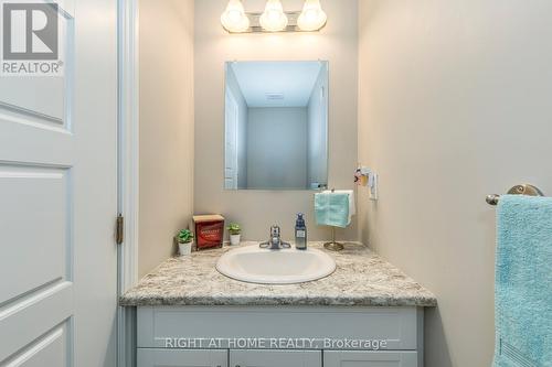 30 Brighton Road, Barrie, ON - Indoor Photo Showing Bathroom