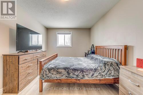30 Brighton Road, Barrie, ON - Indoor Photo Showing Bedroom
