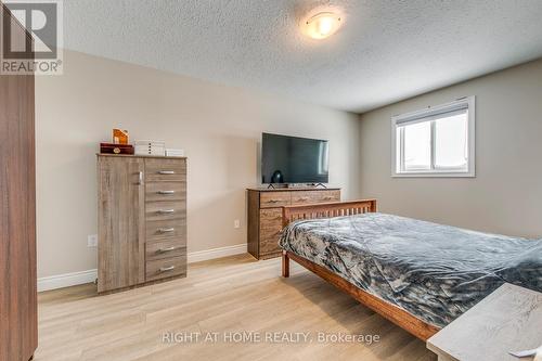 30 Brighton Road, Barrie, ON - Indoor Photo Showing Bedroom
