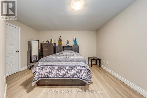 30 Brighton Road, Barrie, ON - Indoor Photo Showing Bedroom