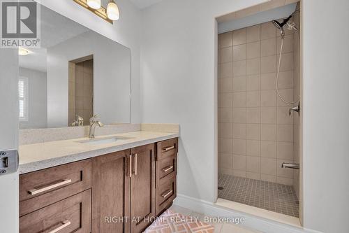 321 Carriage Way, Waterloo, ON - Indoor Photo Showing Bathroom