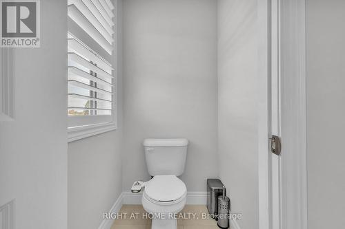 321 Carriage Way, Waterloo, ON - Indoor Photo Showing Bathroom