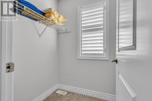 321 Carriage Way, Waterloo, ON - Indoor With Storage
