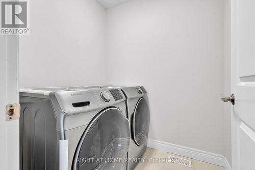 321 Carriage Way, Waterloo, ON - Indoor Photo Showing Laundry Room