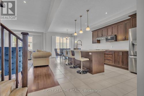 321 Carriage Way, Waterloo, ON - Indoor Photo Showing Kitchen