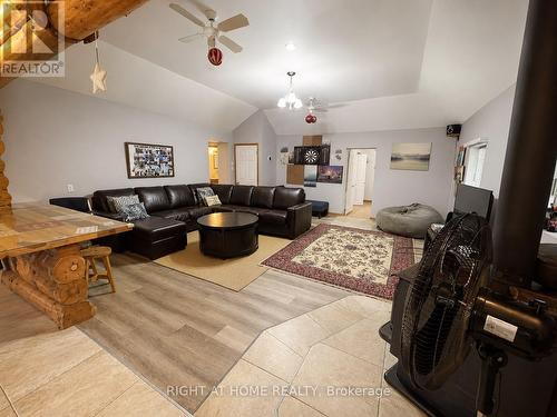 5470 PENETANGUISHENE ROAD , Springwater, Ontario L0L 1P0 3