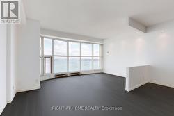 2205 - 99 HARBOUR SQUARE Toronto, ON M5J 2H2