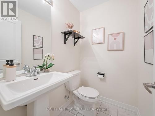 403 - 2550 Castlegate Crossing, Pickering, ON - Indoor Photo Showing Bathroom