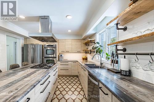2123 Gordon Drive, Mississauga, ON - Indoor Photo Showing Kitchen With Double Sink With Upgraded Kitchen