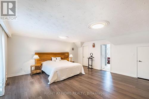 2123 Gordon Drive, Mississauga, ON - Indoor Photo Showing Bedroom