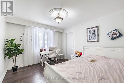 2123 Gordon Drive, Mississauga, ON - Indoor Photo Showing Bedroom