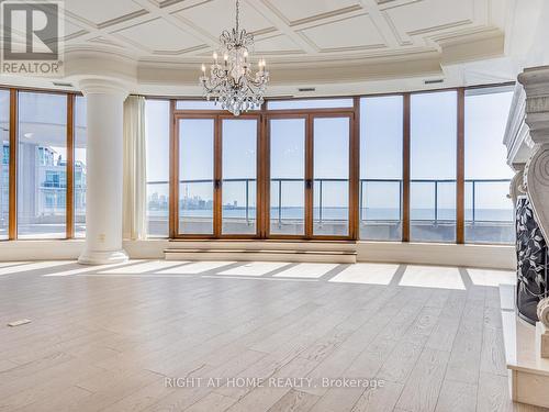 Lph19 - 2095 Lake Shore Boulevard W, Toronto, ON - Indoor Photo Showing Other Room