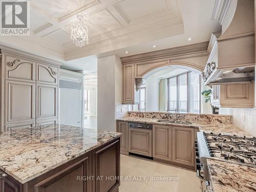 Lph19 - 2095 Lake Shore Boulevard W, Toronto, ON - Indoor Photo Showing Kitchen