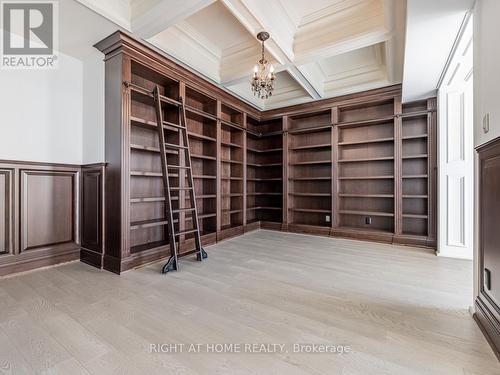 Lph19 - 2095 Lake Shore Boulevard W, Toronto, ON - Indoor
