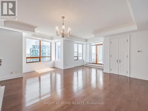 Lph19 - 2095 Lake Shore Boulevard W, Toronto, ON - Indoor Photo Showing Other Room