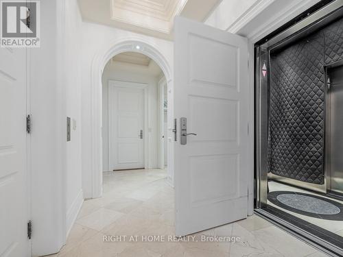 Lph19 - 2095 Lake Shore Boulevard W, Toronto, ON - Indoor Photo Showing Other Room