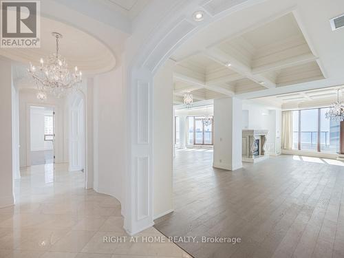 Lph19 - 2095 Lake Shore Boulevard W, Toronto, ON - Indoor Photo Showing Other Room