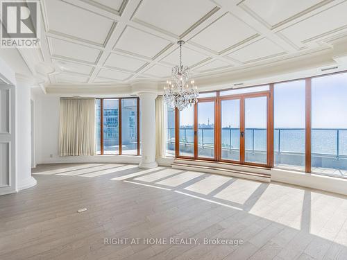 Lph19 - 2095 Lake Shore Boulevard W, Toronto, ON - Indoor Photo Showing Other Room