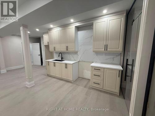 A - 2 Chesney Crescent, Vaughan, ON - Indoor