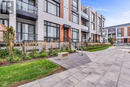 907 - 2 STECKLEY HOUSE LANE  Richmond Hill, ON L4S 0N4