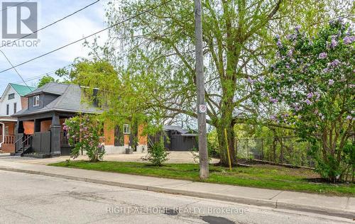 193 Madison Avenue S, Kitchener, ON - Outdoor