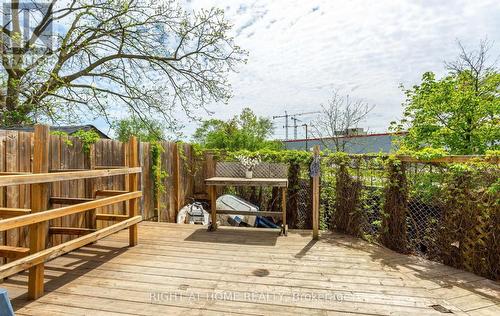 193 Madison Avenue S, Kitchener, ON - Outdoor