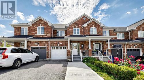 80 BARR CRESCENT  Aurora, ON L4G 0C1
