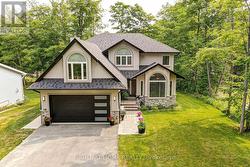 77 POLISH AVENUE Penetanguishene, ON L9M 1W8