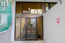 2203 - 1 MASSEY SQUARE Toronto, ON M4C 5L4