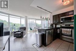 813 - 18 VALLEY WOODS ROAD Toronto, ON M3A 0A1