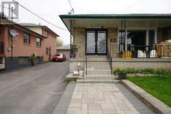 73 BUCKLAND ROAD Toronto, ON M3L 1W3
