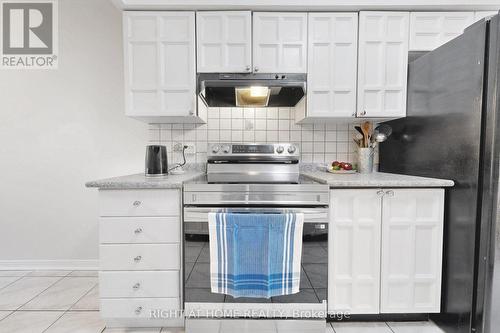 103 Heatherton Way, Vaughan, ON - Indoor Photo Showing Kitchen