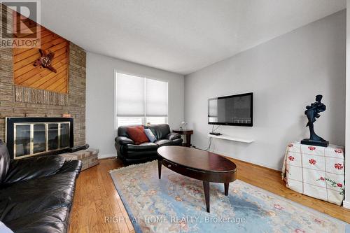 103 Heatherton Way, Vaughan, ON - Indoor Photo Showing Living Room