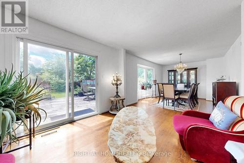 103 Heatherton Way, Vaughan, ON - Indoor Photo Showing Living Room