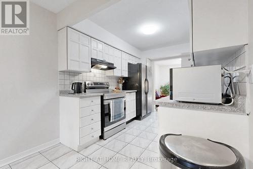 103 Heatherton Way, Vaughan, ON - Indoor Photo Showing Kitchen