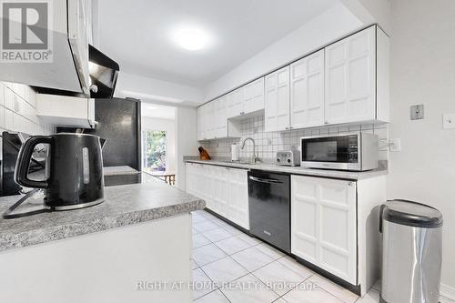 103 Heatherton Way, Vaughan, ON - Indoor Photo Showing Kitchen