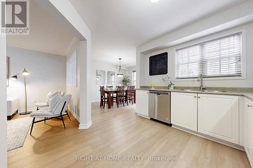 10 Pascoe Drive, Markham, ON - Indoor Photo Showing Kitchen