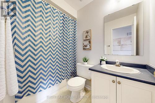 10 Pascoe Drive, Markham, ON - Indoor Photo Showing Bathroom