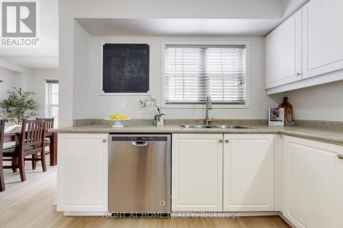 10 Pascoe Drive, Markham, ON - Indoor Photo Showing Kitchen With Double Sink