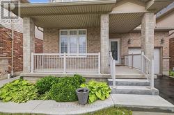 15 WILLOWBANKS TERRACE  Hamilton, ON L8E 0C2