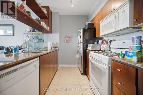 2107 - 10 Navy Wharf Court, Toronto, ON - Indoor Photo Showing Kitchen With Double Sink
