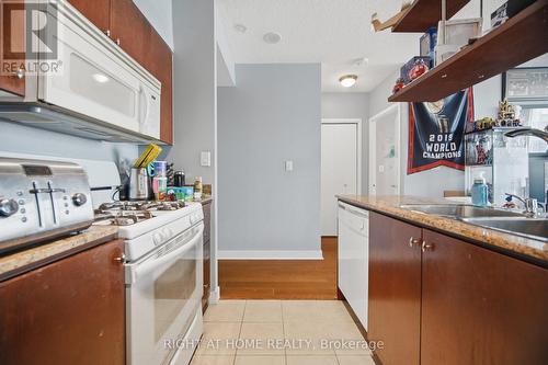 2107 - 10 Navy Wharf Court, Toronto, ON - Indoor Photo Showing Kitchen