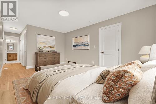 Primary Bedroom w/ensuite bath, walkin closets - 279 Hess Street S, Hamilton, ON 