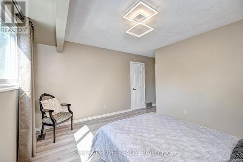 92 Pinemeadow Crescent, Waterloo, ON - Indoor Photo Showing Bedroom