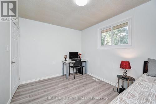 92 Pinemeadow Crescent, Waterloo, ON - Indoor Photo Showing Bedroom